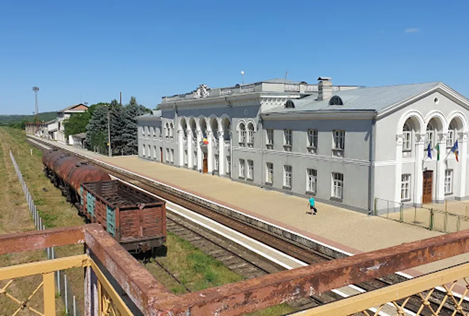 FERESTRE PVC UNGHENI